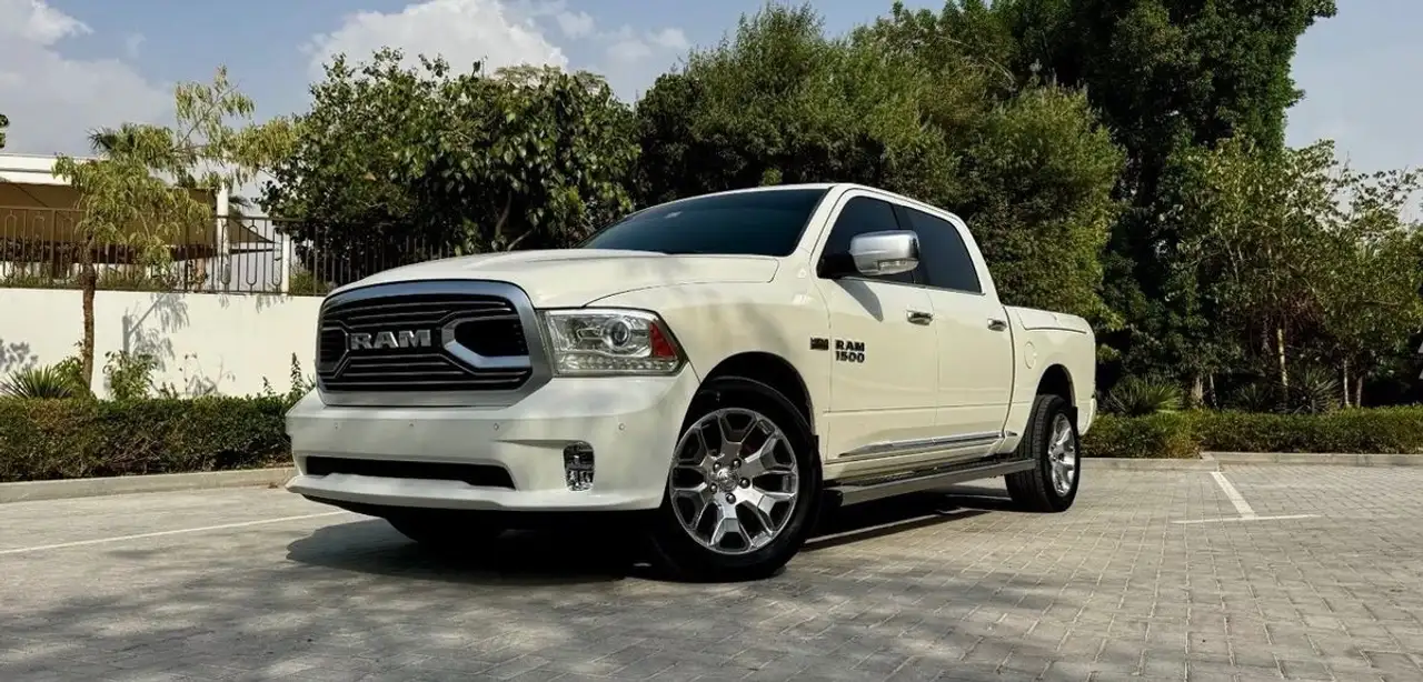 Dodge RAM 1500 Limited 5.7 HEMI V8 4x4 – LPG RamBox Luft Toit pano Full options — photo 1 of 20