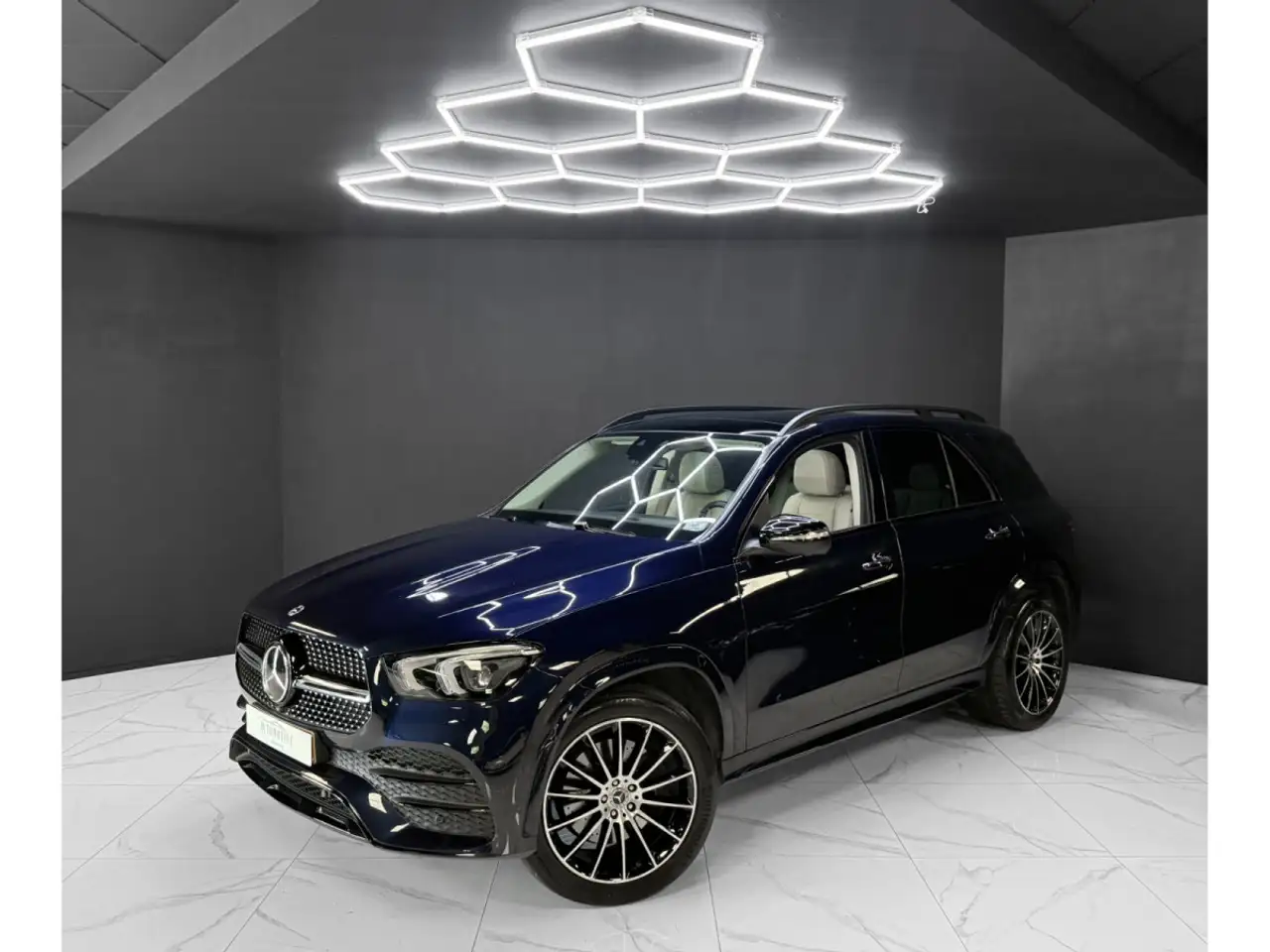 Mercedes-Benz GLE 400 d 4MATIC - AMG Line — photo 1 of 15