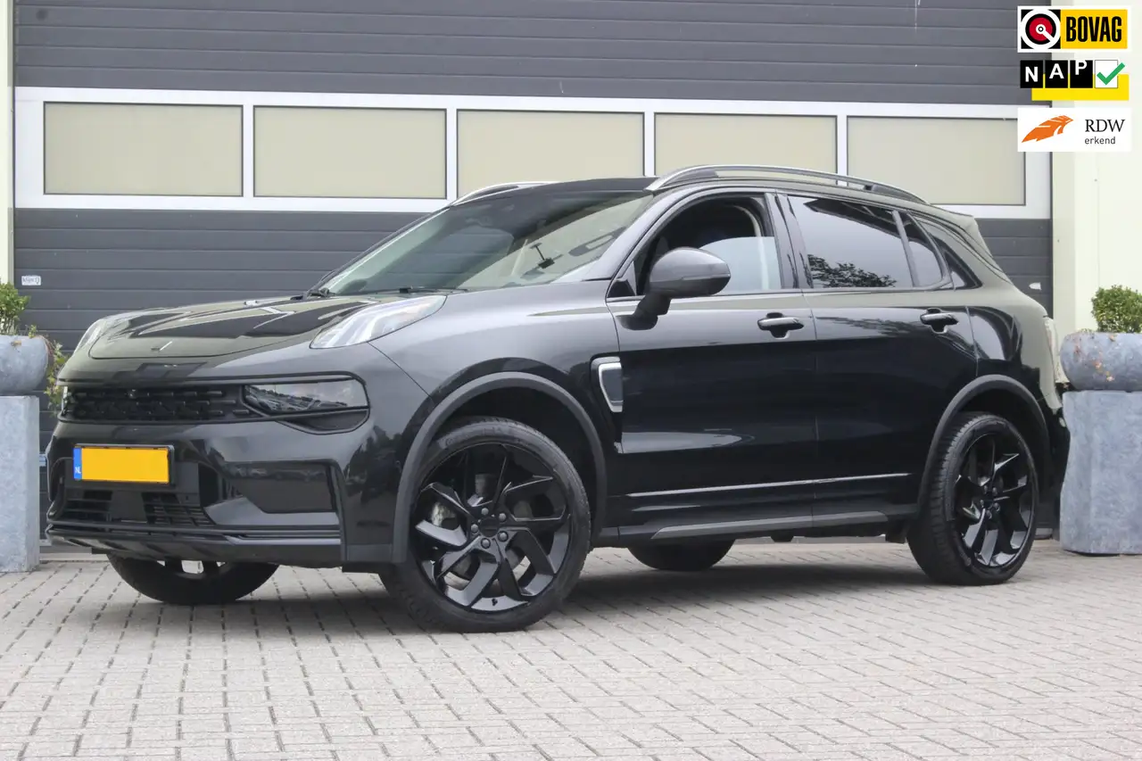 Lynk & Co 01 1.5 PHEV Plug-in hybrid | NAP | Donkere Hemelbekle — photo 1 of 30