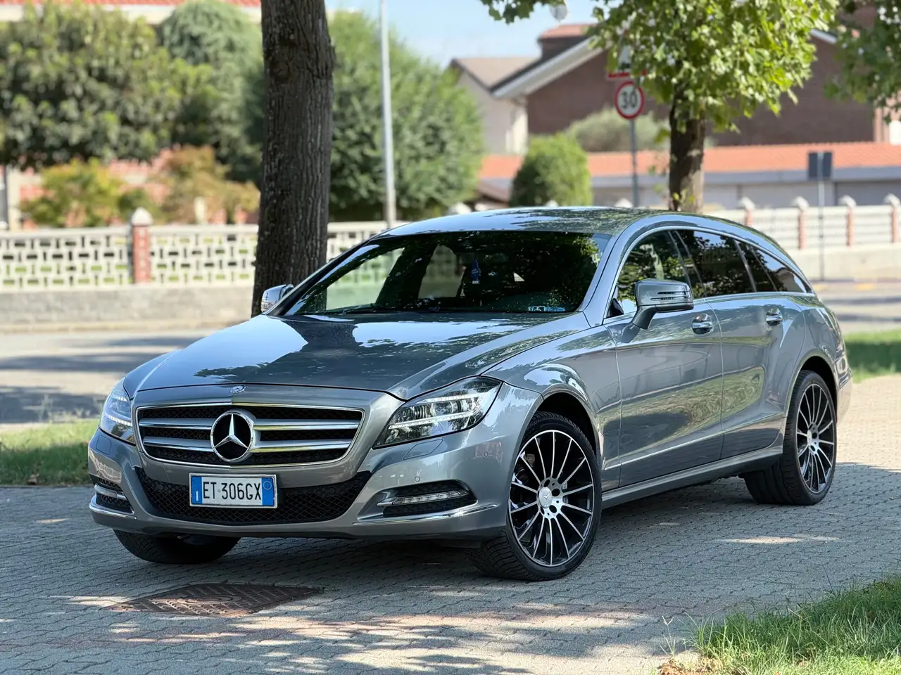 Mercedes-Benz CLS 350 Shooting Brake cdi be 4matic auto — photo 1 of 7