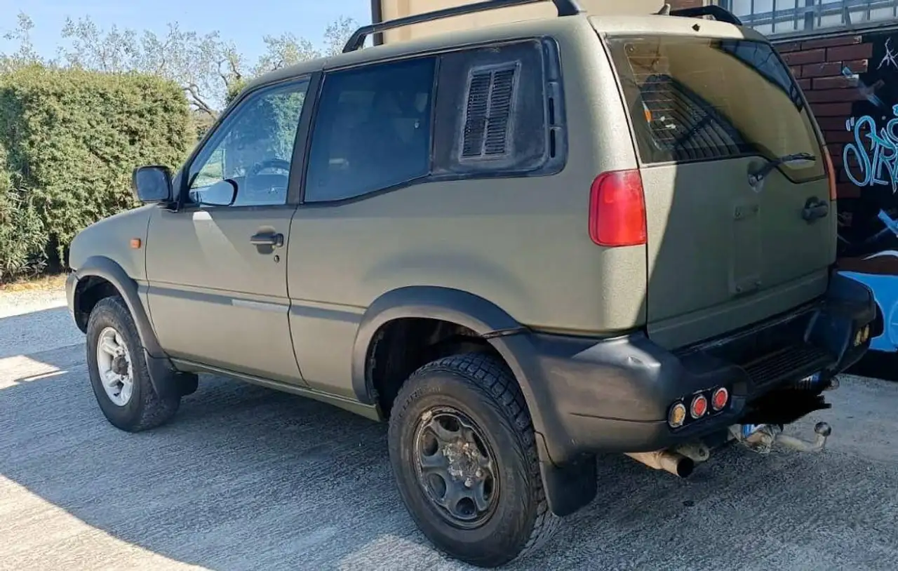 Nissan Terrano Terrano 3p 2.7 tdi SE — photo 1 of 2