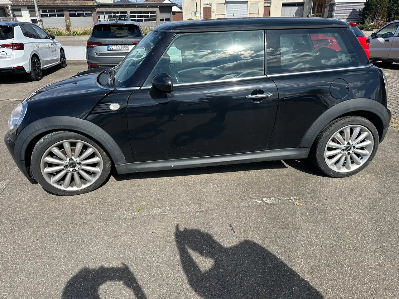 MINI One Cooper — photo 1 of 19