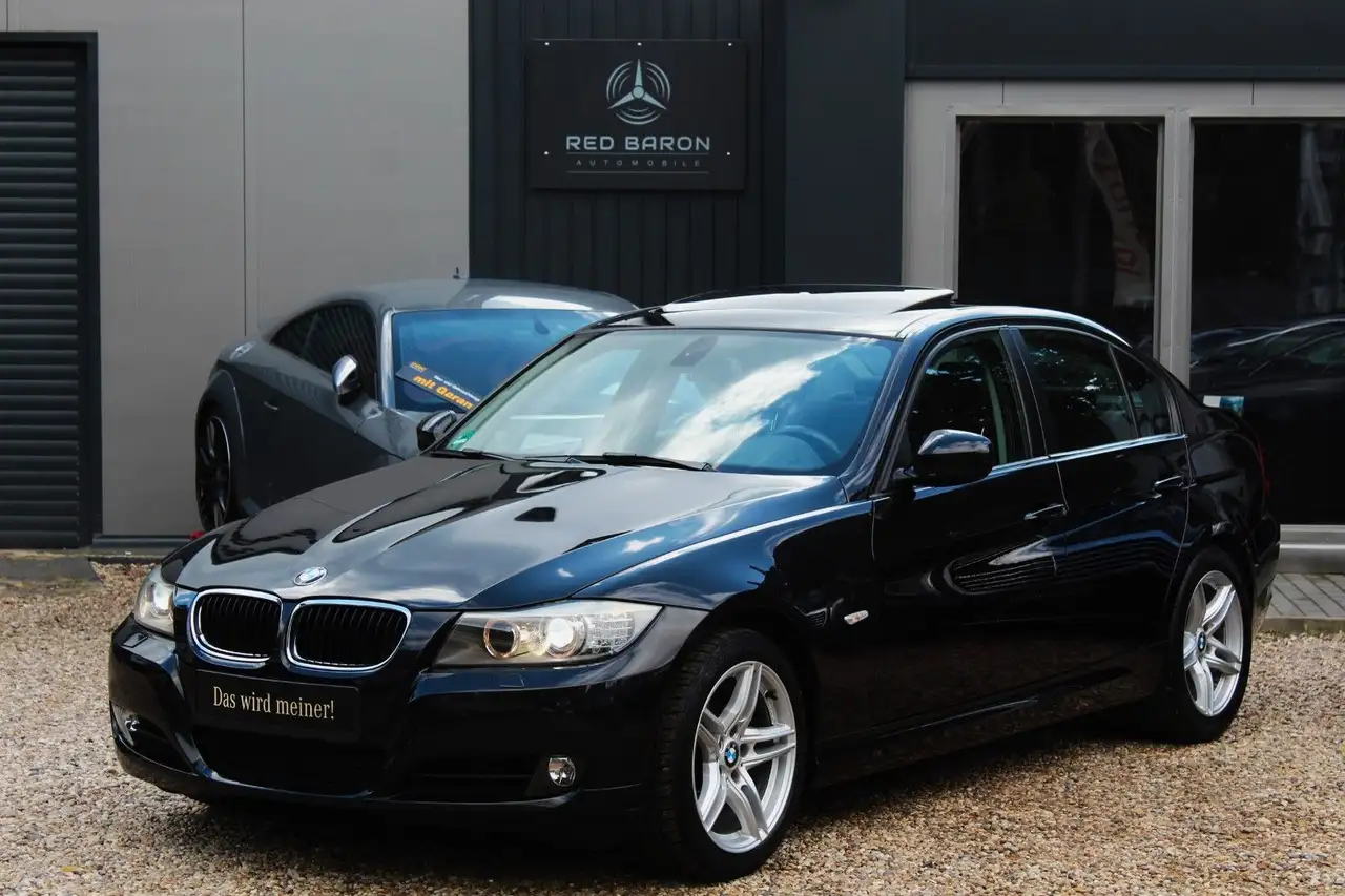 2011 BMW 318 i AUT SPORTLINE KLIMA SIZTHEIZUNG XENON PDC, photograph 3