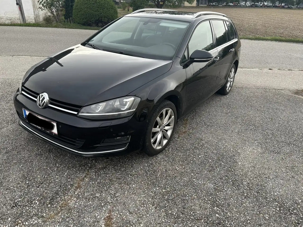 Volkswagen Golf Variant Highline BMT 2,0 TDI DSG — photo 1 of 6