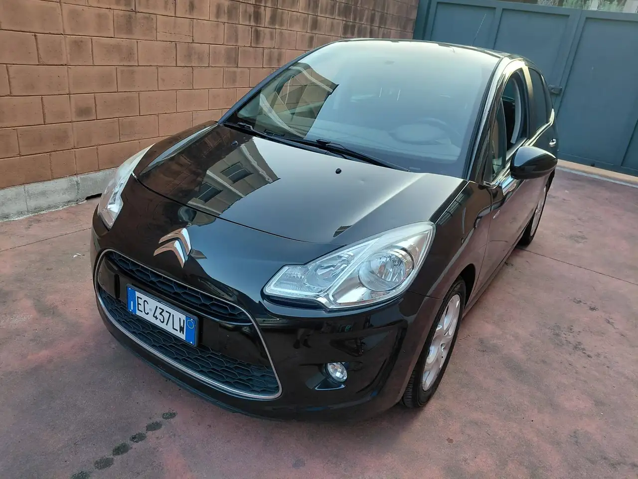 Citroen C3 C3 II 2009 1.4 Exclusive (exclusive style) — photo 1 of 10