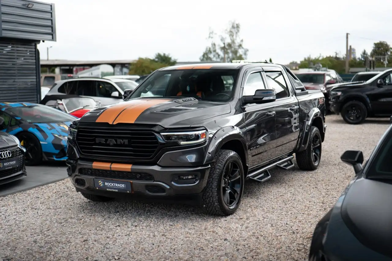 Dodge RAM 5.7 V8 HEMI 4x4 OFFROAD Night Limited 19% — photo 1 of 40
