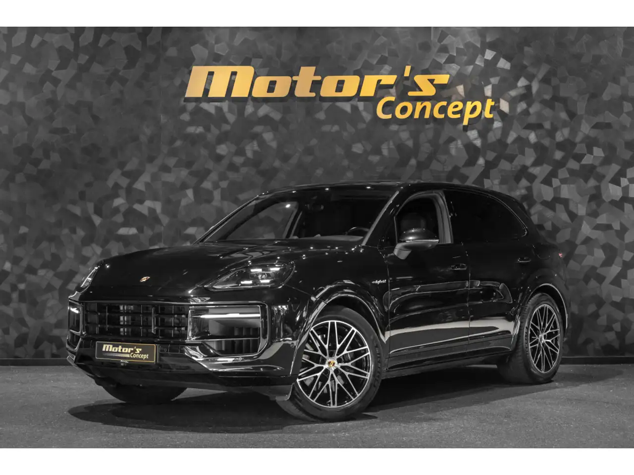 Porsche Cayenne E-Hybride — photo 1 of 6