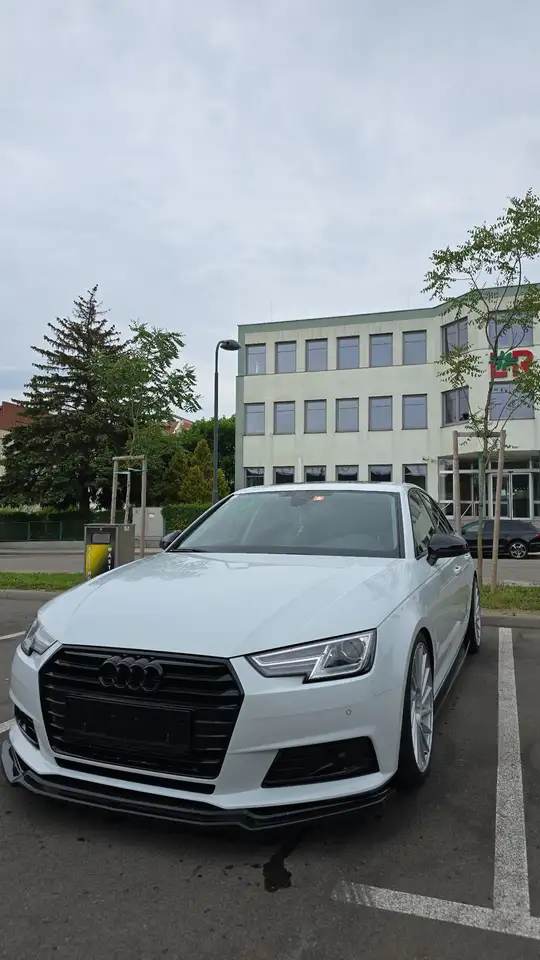Audi A4 2,0 TDI S-tronic — photo 1 of 9