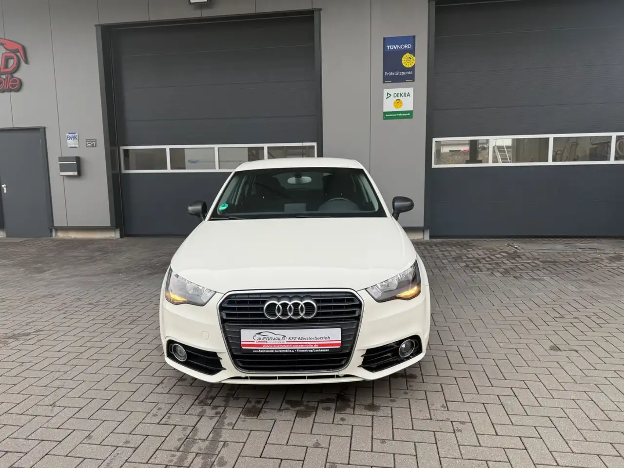 2013 Audi A1 Sportback Ambition * PDC * Sport * Teilleder, photograph 2