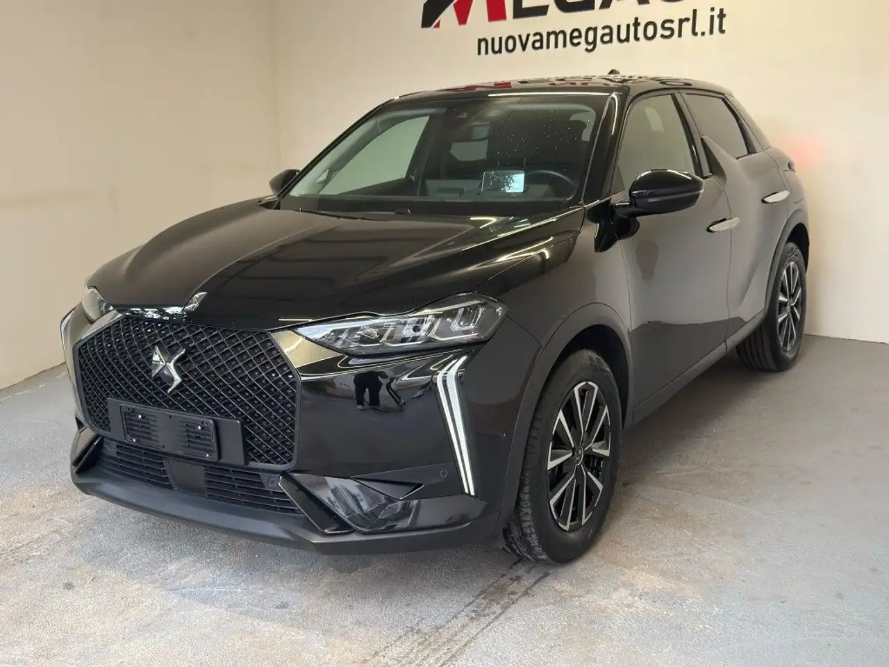 2024 DS Automobiles DS 3 PureTech 100 Pallas, photograph 4
