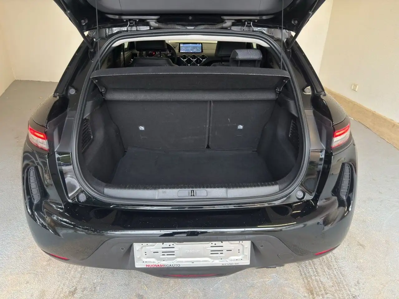 2024 DS Automobiles DS 3 PureTech 100 Pallas, photograph 8