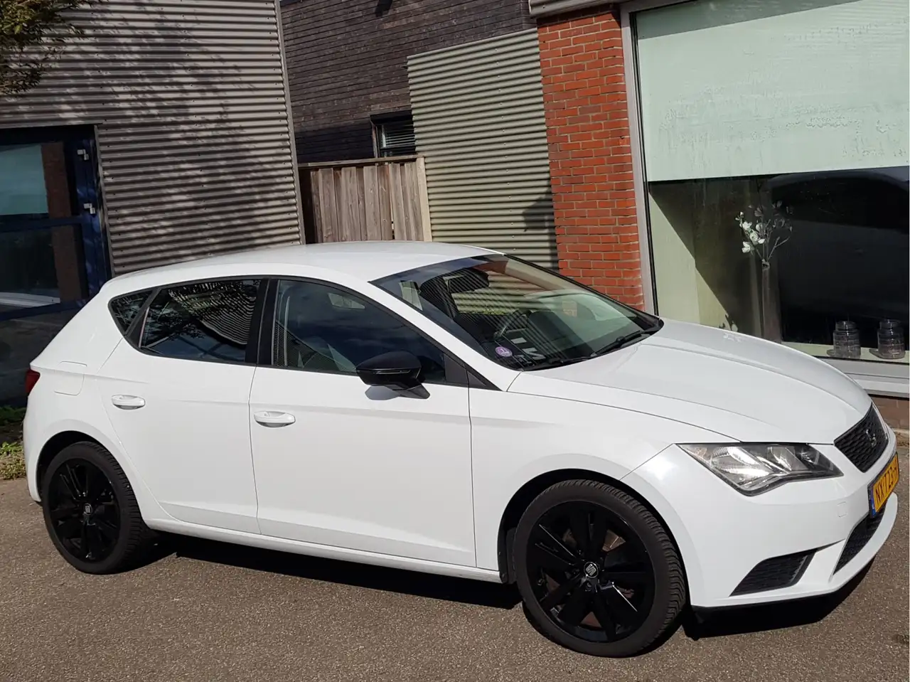 SEAT Leon 1.2 Tsi 18"Vlg Cruise BlueTooth Airco Pdc — photo 1 of 33