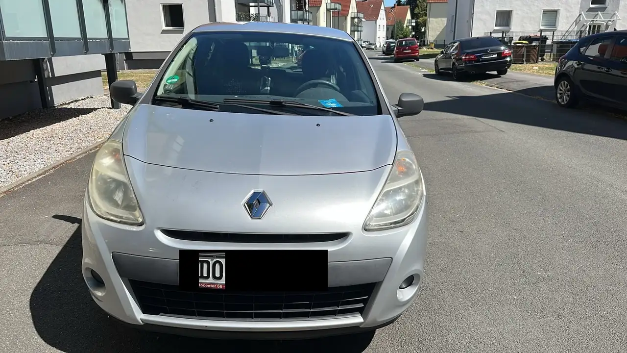 Renault Clio 1.2 16V 75 Yahoo! — photo 1 of 14