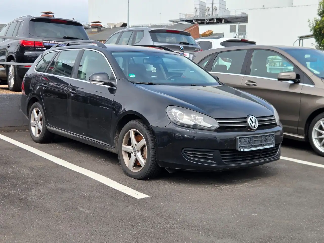Volkswagen Golf VI Variant|2.0 TDI|DSG|NAVI|Xenon — photo 1 of 8