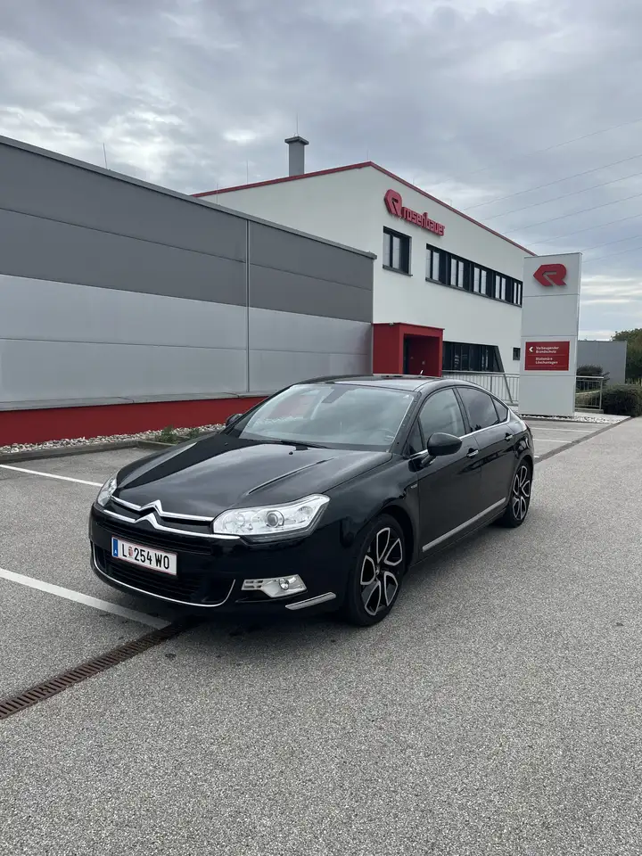 Citroen C5 2,0 HDI Exclusive+ FAP Aut. Exclusive — photo 1 of 20