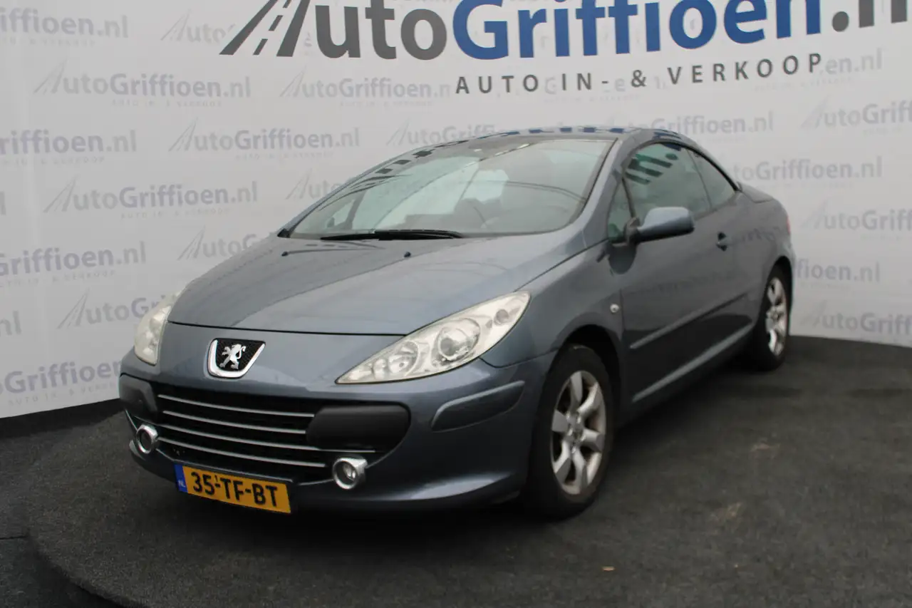 Peugeot 307 CC 2.0-16V Oxygo nette cabrio met leer met nieuwe — photo 1 of 15