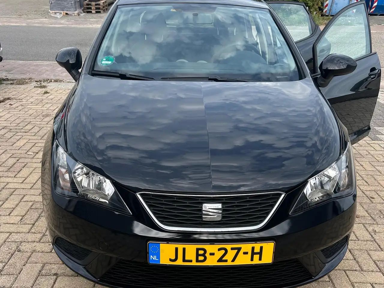 SEAT Ibiza Ibiza 1.0 MPI Reference — photo 1 of 14