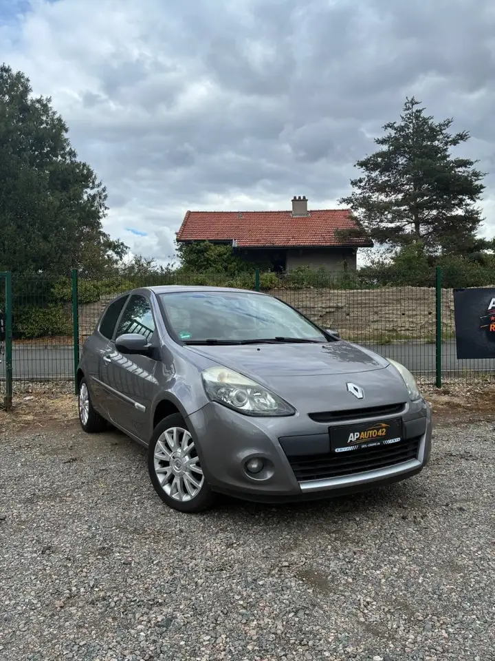 Renault Clio III 1.2 75CH DYNAMIQUE — photo 1 of 5