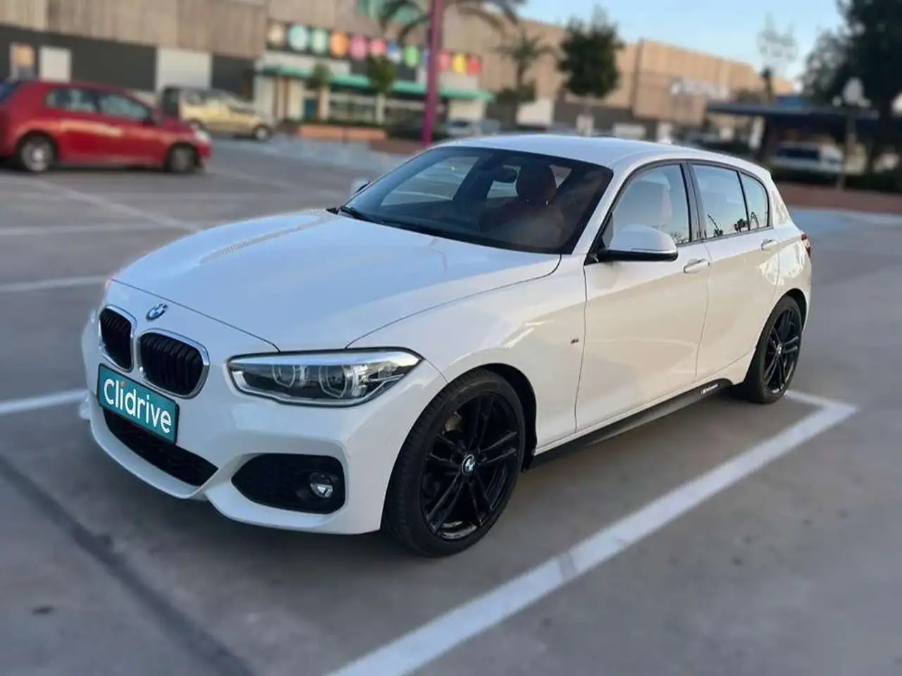 BMW 118 118i — photo 1 of 15