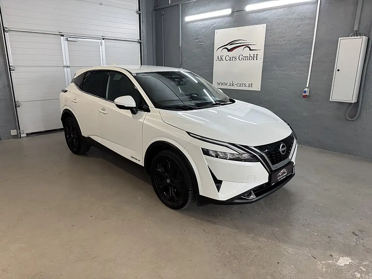 Nissan Qashqai 1,3 DIG-T MHEV Aut.*360-Kamera*Keyless*Sitz+Len... — photo 1 of 27