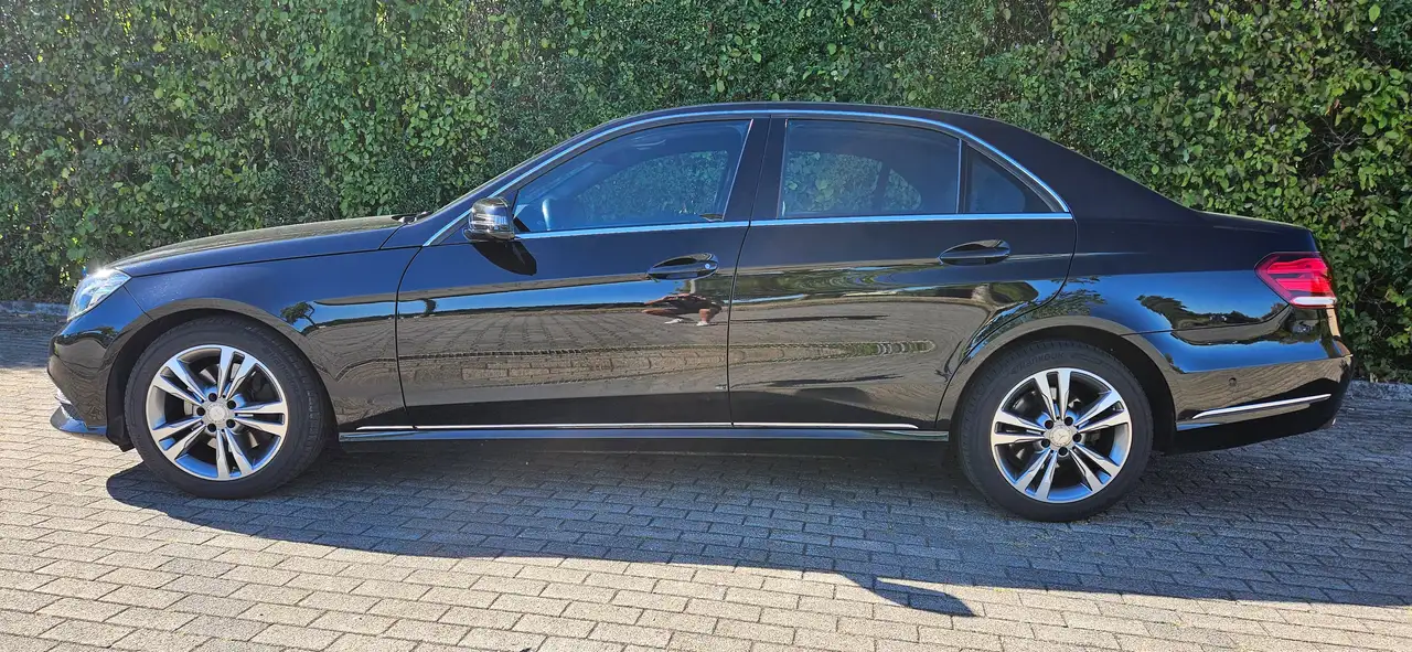 Mercedes-Benz E 250 E 250 7G-TRONIC Avantgarde — photo 1 of 15
