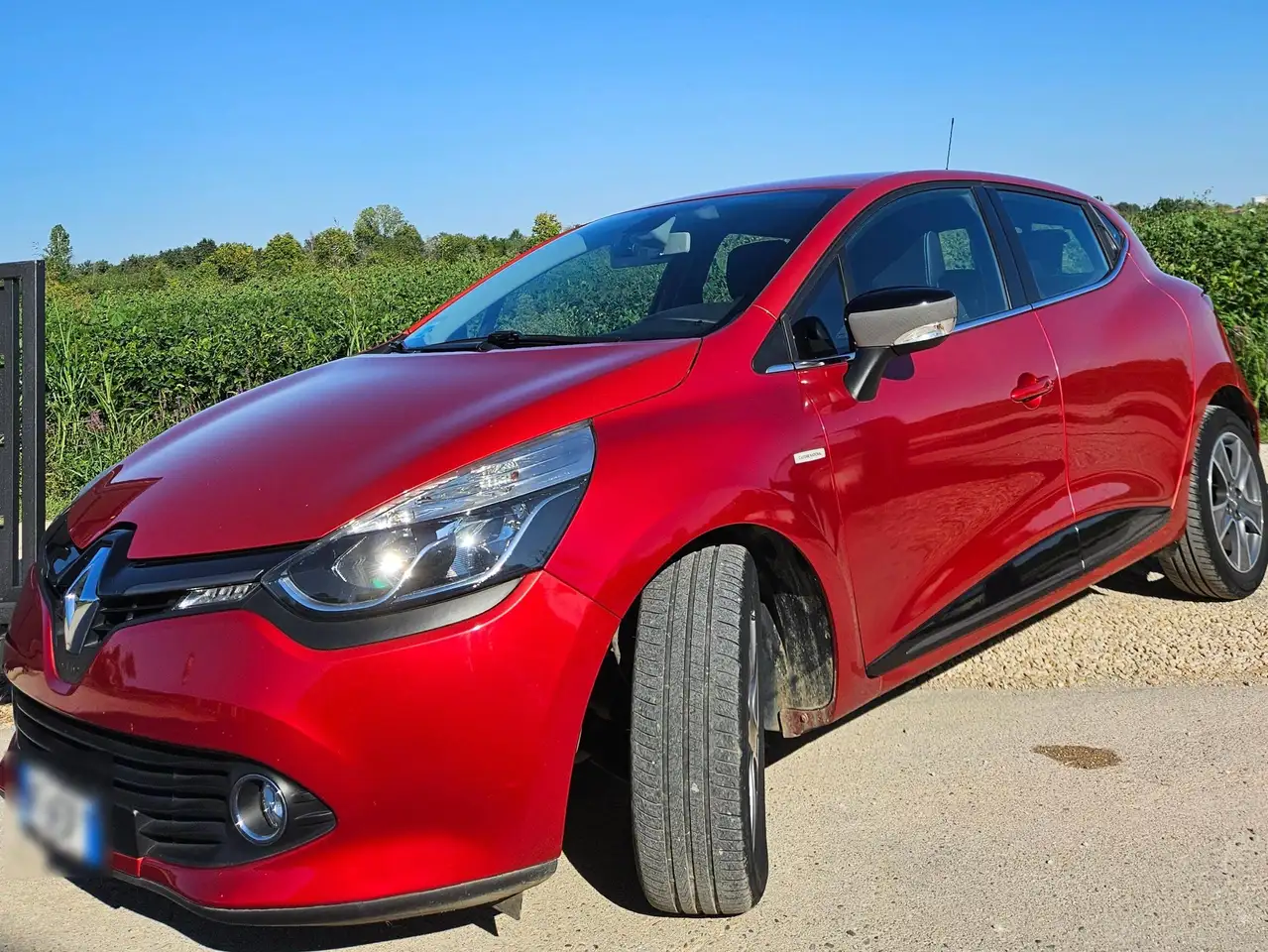 Renault Clio 1.5 dCi Costume National — photo 1 of 15
