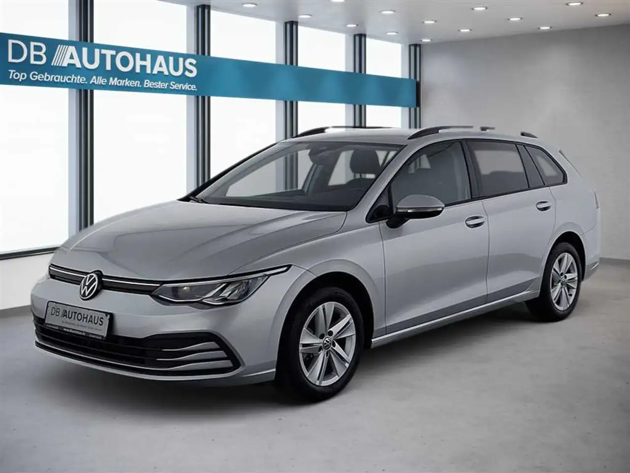Volkswagen Golf Life 1.0 TSI — photo 1 of 37