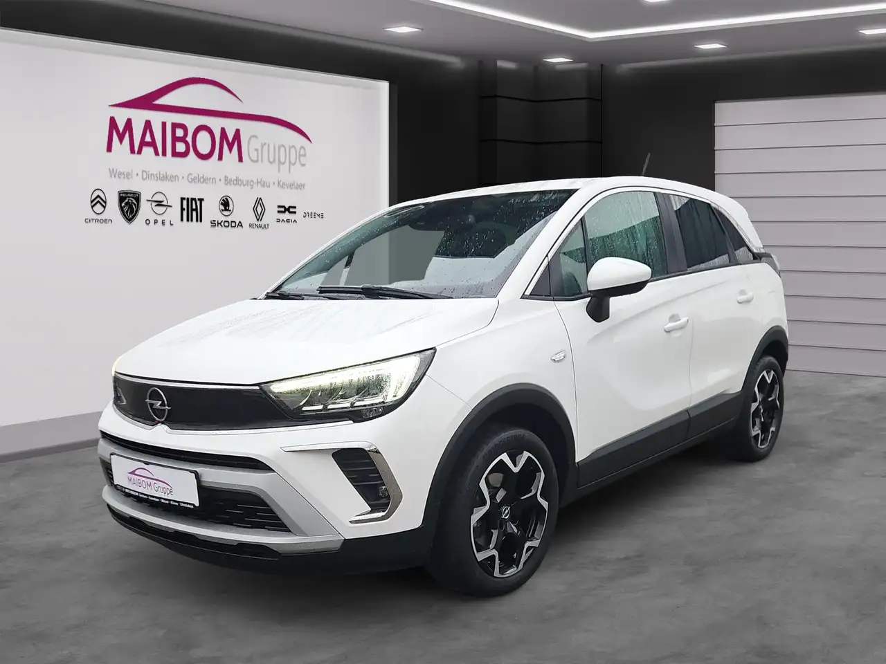 Opel Crossland Elegance — photo 1 of 16