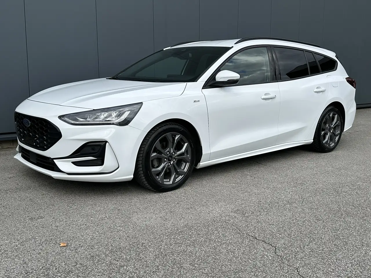 Ford Focus Focus ST-LINE X Kamera, NAVI, LED, 1 Hd, Apple Car Play — photo 1 of 30