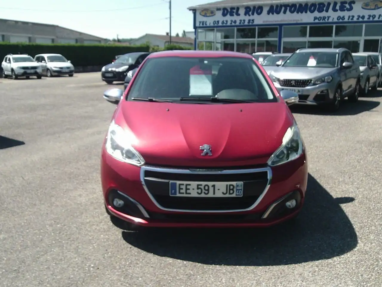 Peugeot 208 1.6 BlueHDi 75ch BVM5 Style — photo 1 of 8