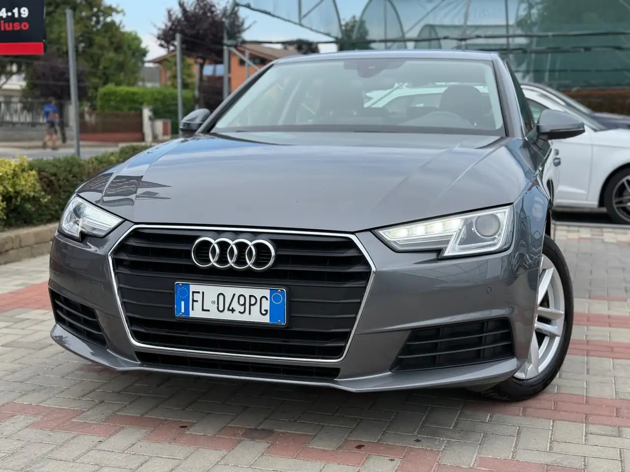 Audi A4 A4 2.0 TDI 150 CV ultra S tronic Business Sport — photo 1 of 15