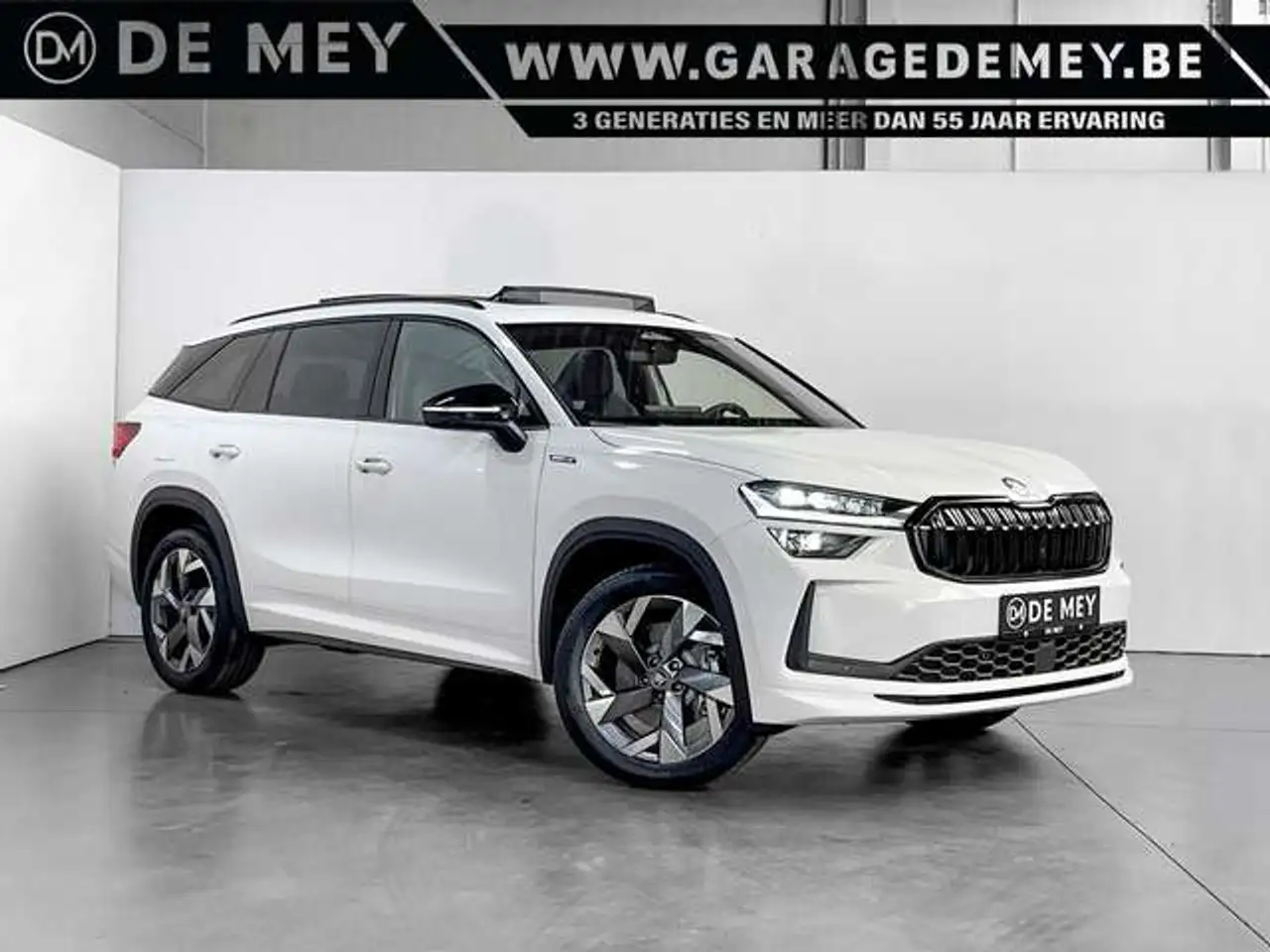 Skoda Kodiaq 1.5 TSI Sportline 7pl. DSG / 7 SEATS / Pano / Trekhaak / Carplay / Camera / Keyless — photo 1 of 35