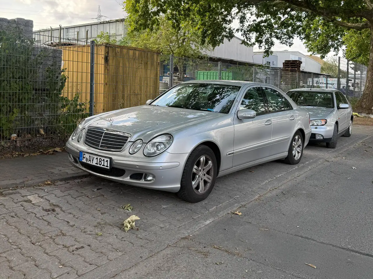 Mercedes-Benz E 200 E-Klasse Kompressor Automatik Classic — photo 1 of 12