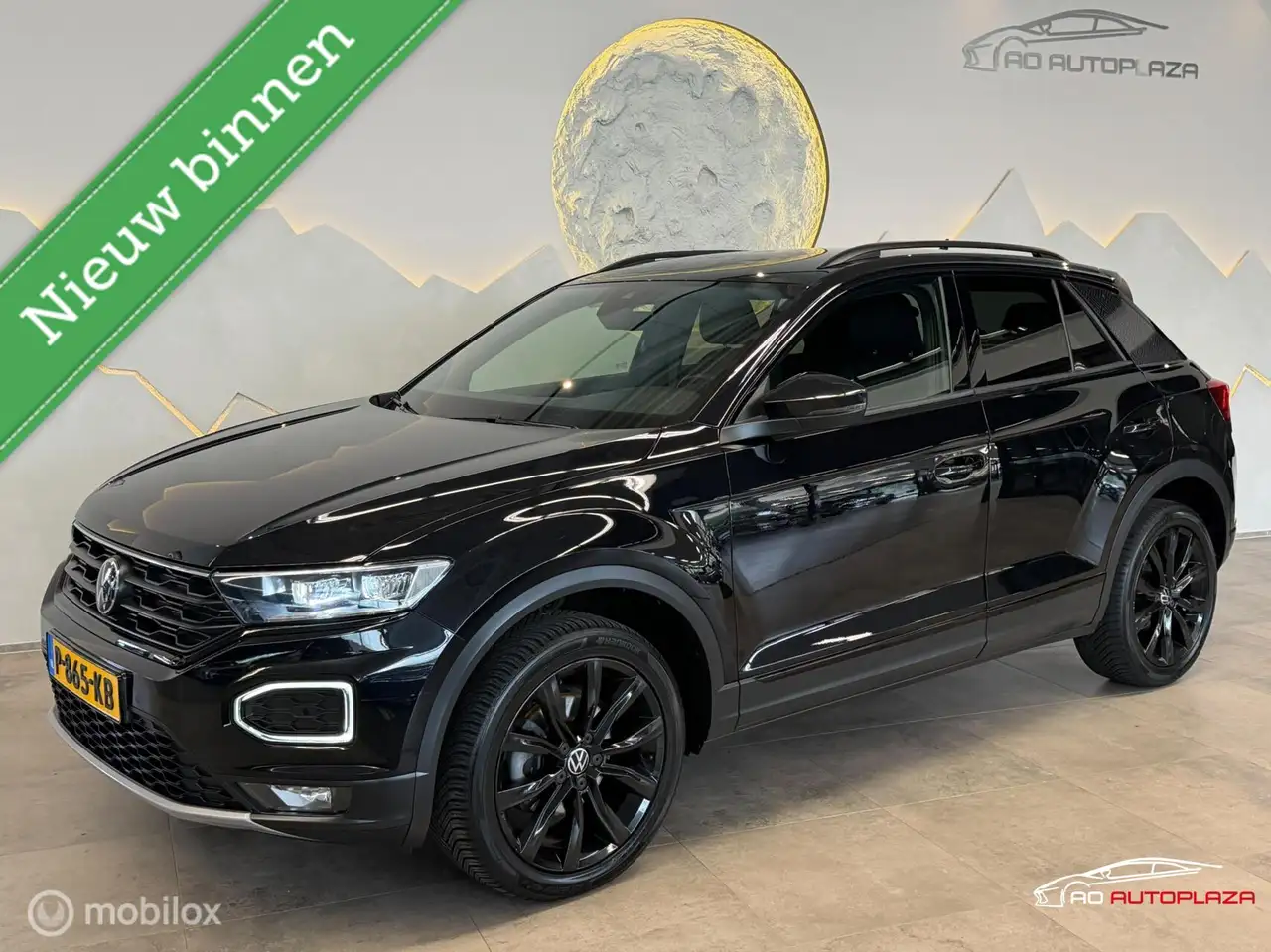 Volkswagen T-Roc 1.5 TSI Sport Business R Virtual/Camera/Carplay — photo 1 of 35