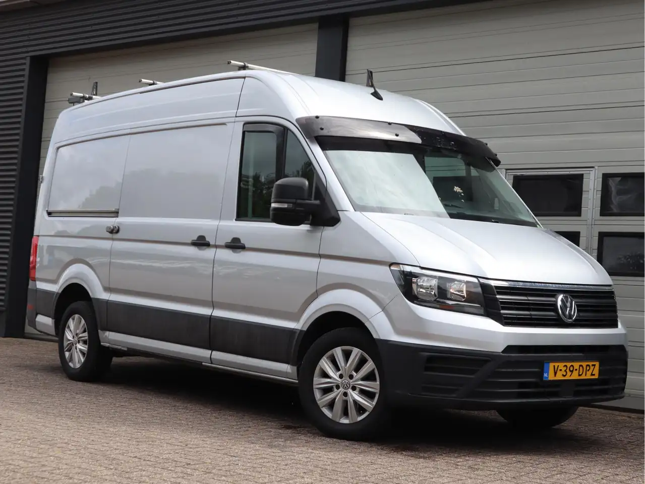 2017 Volkswagen Crafter 35 2.0 TDI 140pk Euro 6 - L3H3 - Cruise - Trekhaak, photograph 2