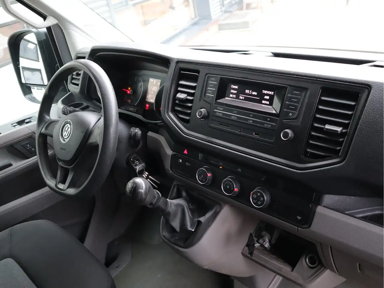 2017 Volkswagen Crafter 35 2.0 TDI 140pk Euro 6 - L3H3 - Cruise - Trekhaak, photograph 7