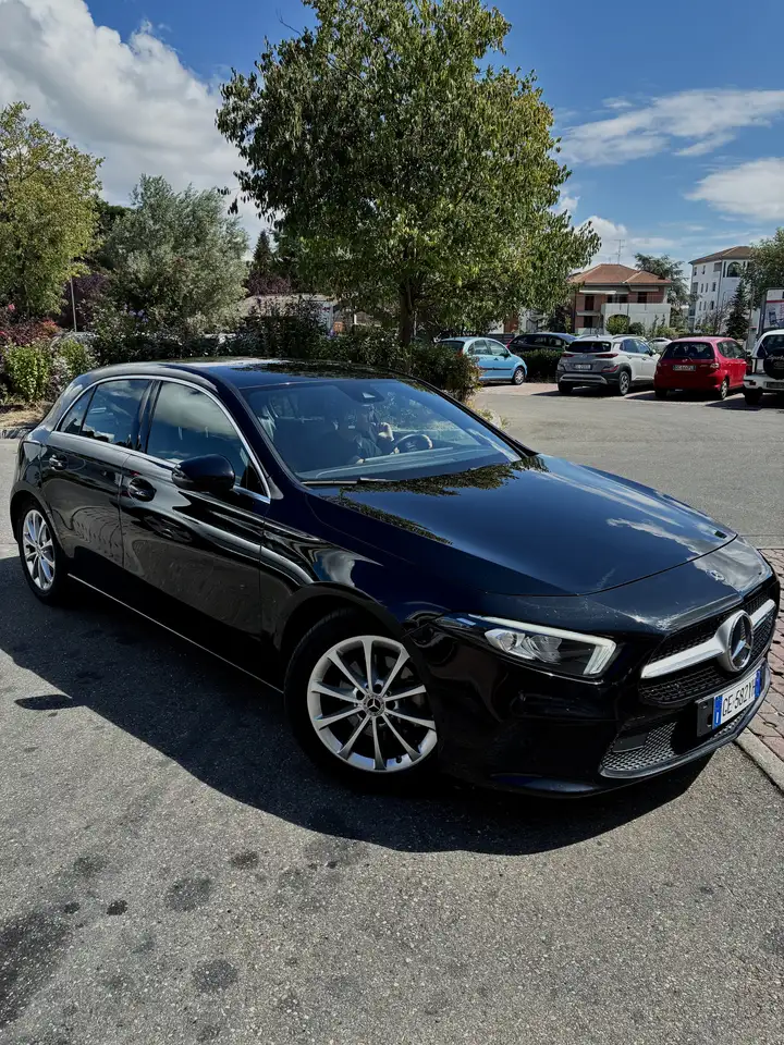 Mercedes-Benz A 180 d Premium auto — photo 1 of 3