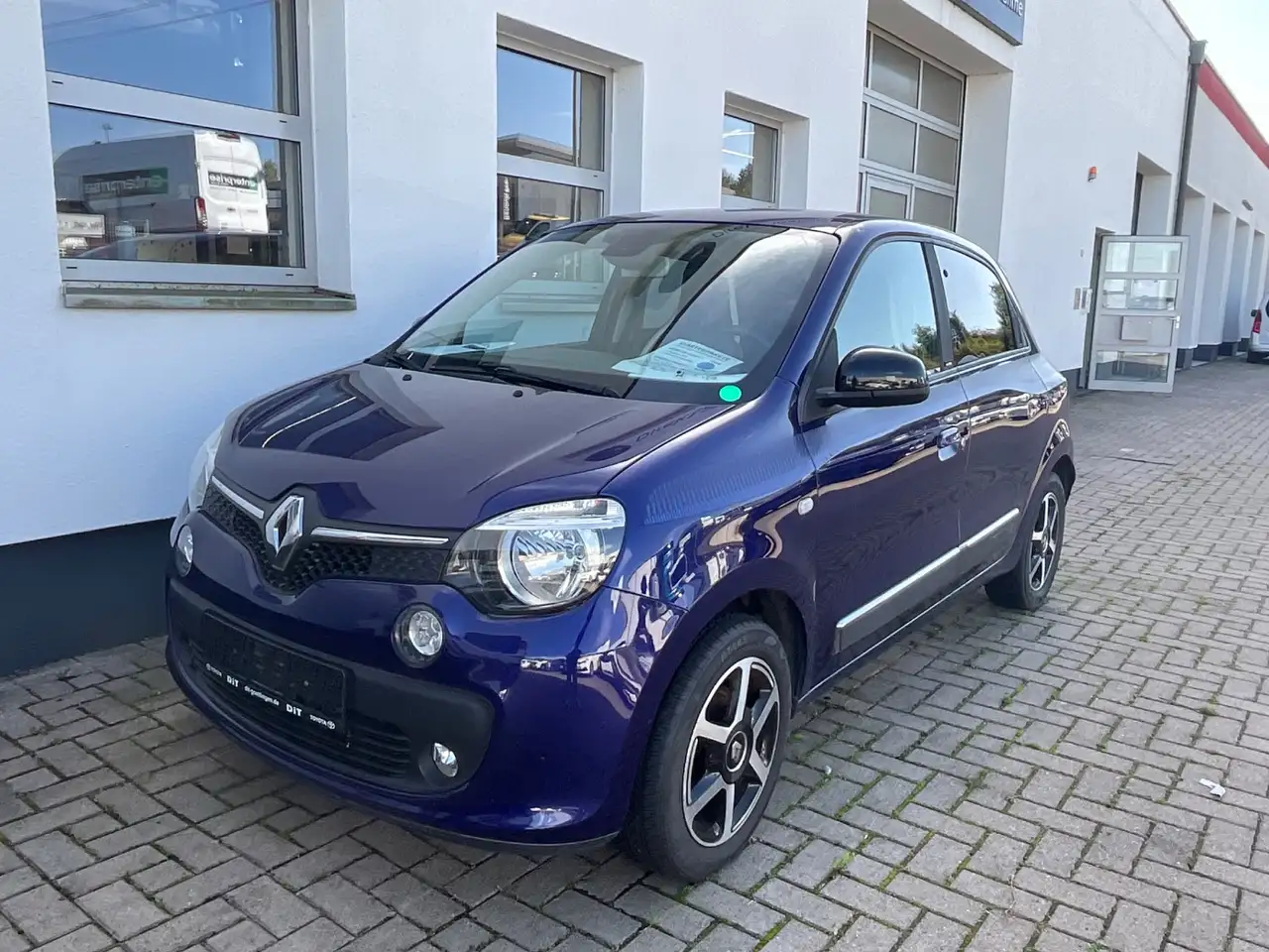 Renault Twingo 1.0 SCe 70 Cosmic SHZ+KlimaA+SoundSys — photo 1 of 10