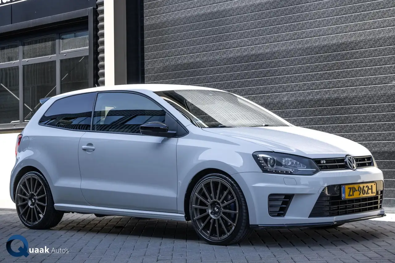 Volkswagen Polo WRC 2.0 TSI R Street 220PK | LED | CRUISE | STOELV — photo 1 of 40