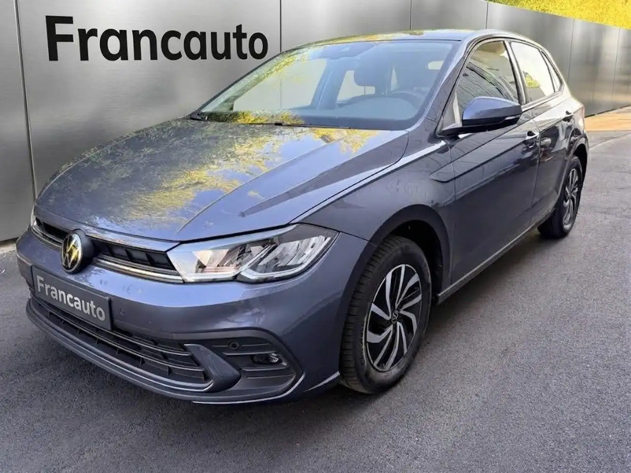 Volkswagen Polo 1.0 TSI Style — photo 1 of 9
