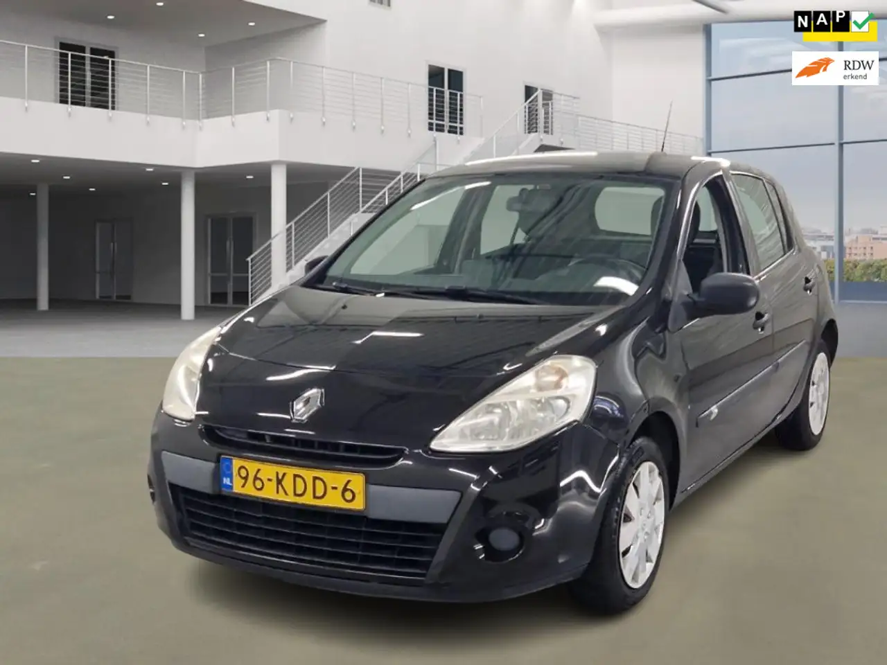 Renault Clio 1.2 Special Line AIRCO BLEUTOOTH NAVIGATIE — photo 1 of 20