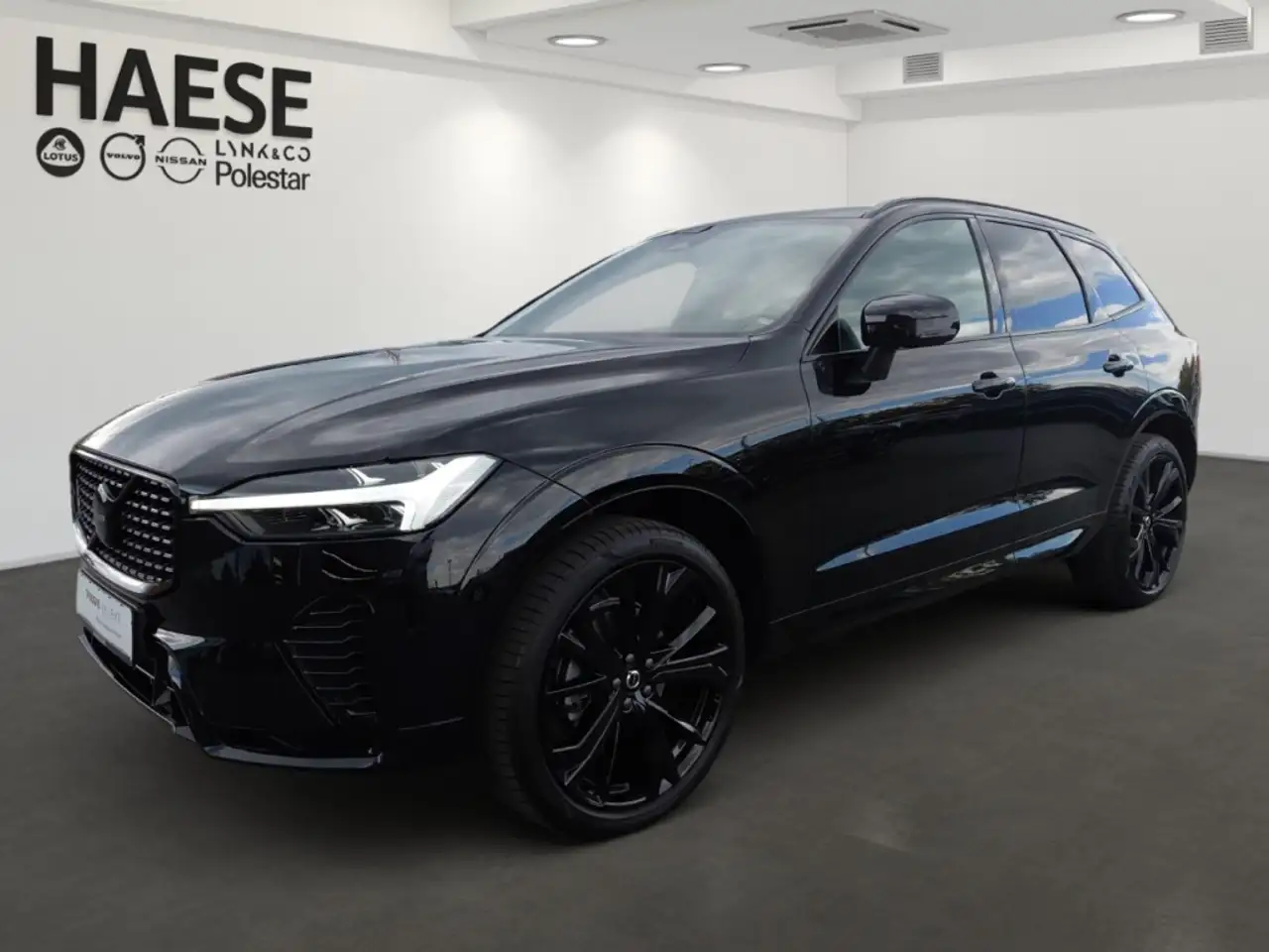 Volvo XC60 B5 Plus Black Edition AWD AHK Leder Digitales Cock — photo 1 of 15