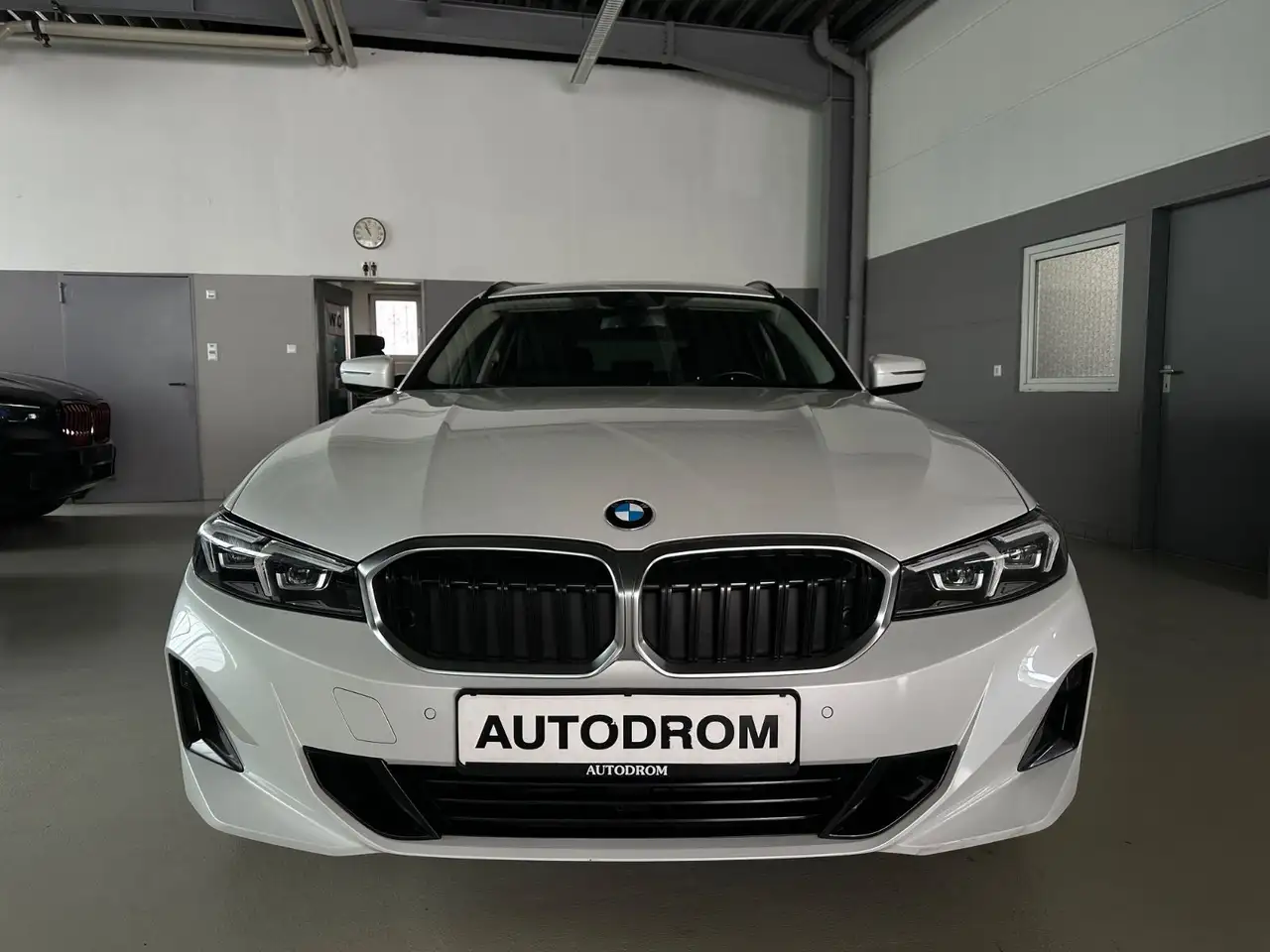 2023 BMW 320 d Touring HuD/LED/Widescreen, photograph 2