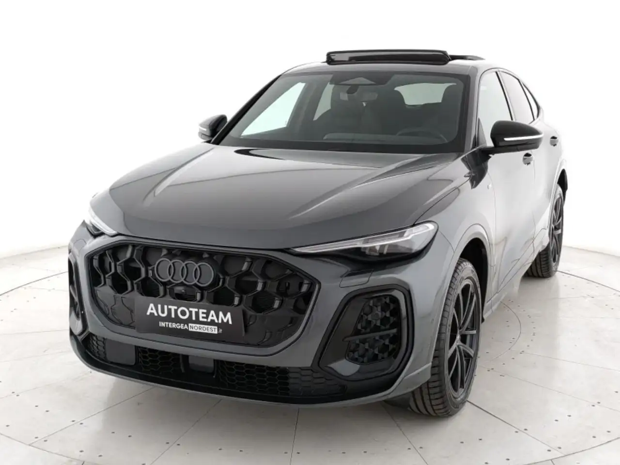 Audi Q5 Sportback 2.0 tdi mhev+ S line edition quattro 204 — photo 1 of 15