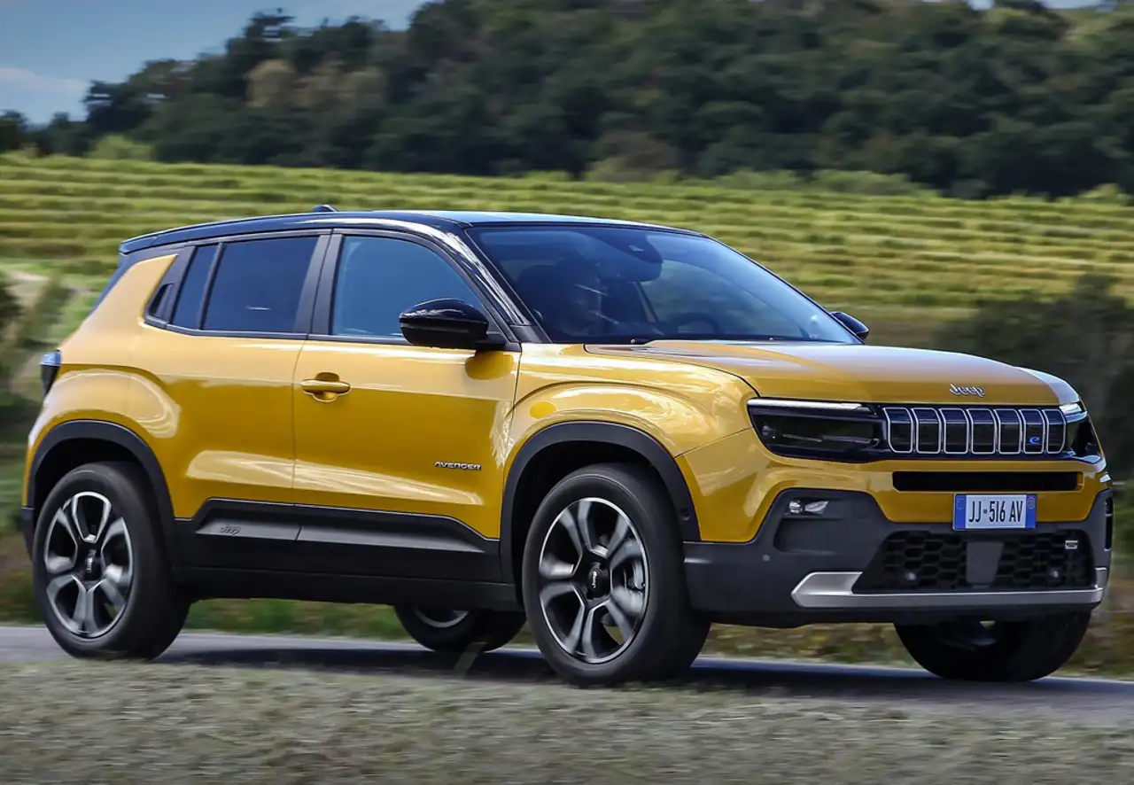 Jeep Avenger 1.2 Altitude 74KW — photo 1 of 16