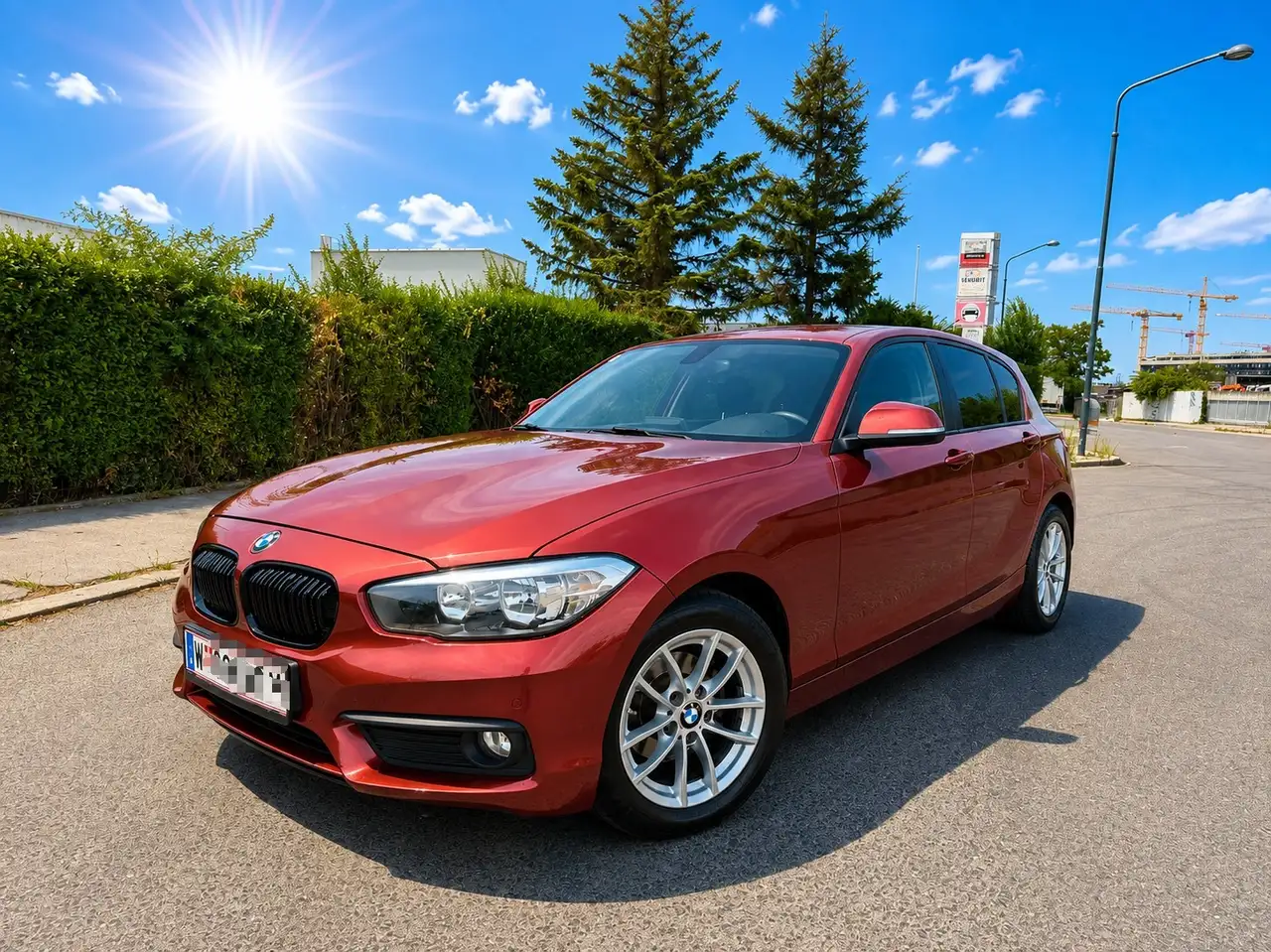 2018 BMW 118 118i Advantage Aut., photograph 2