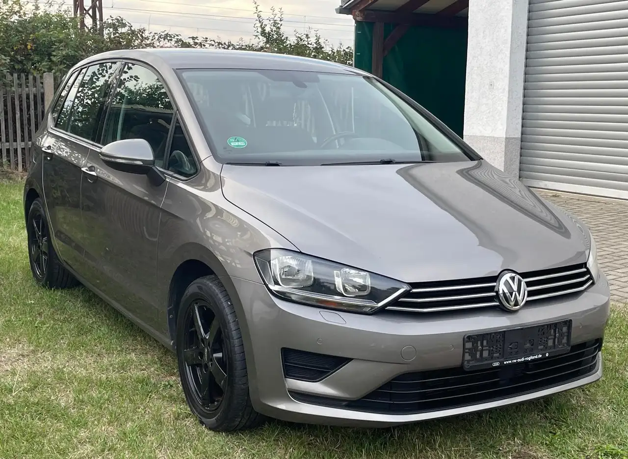 Volkswagen Golf Sportsvan 1.6 TDI BlueMotion AHK*SHZ*Temp*PDC*Scheckheft — photo 1 of 15