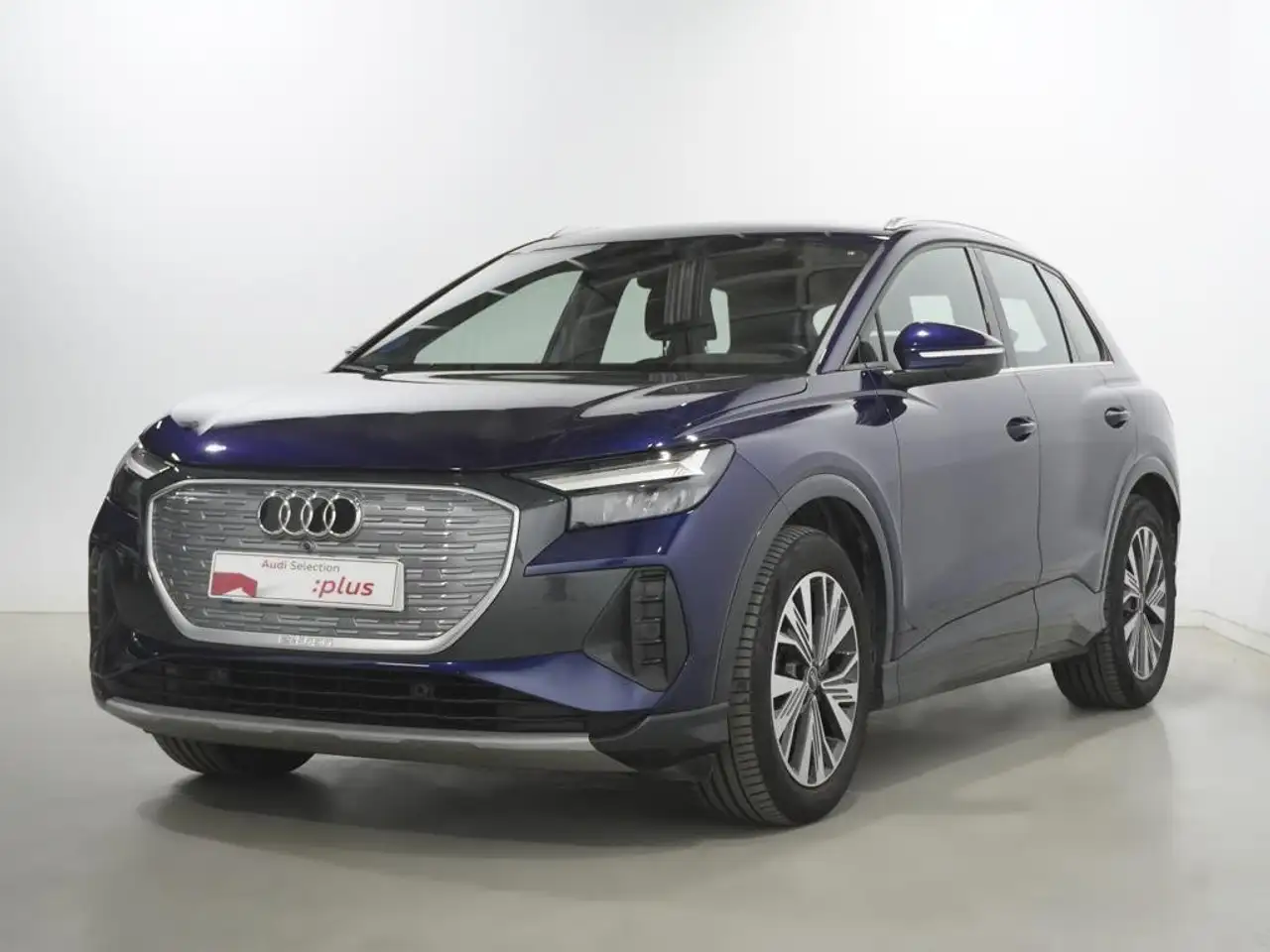 Audi Q4 e-tron 40 Advanced 82KWh — photo 1 of 18