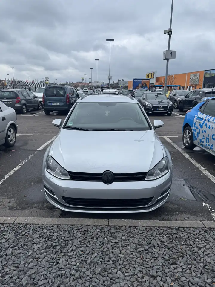 Volkswagen Golf Comfortline — photo 1 of 15