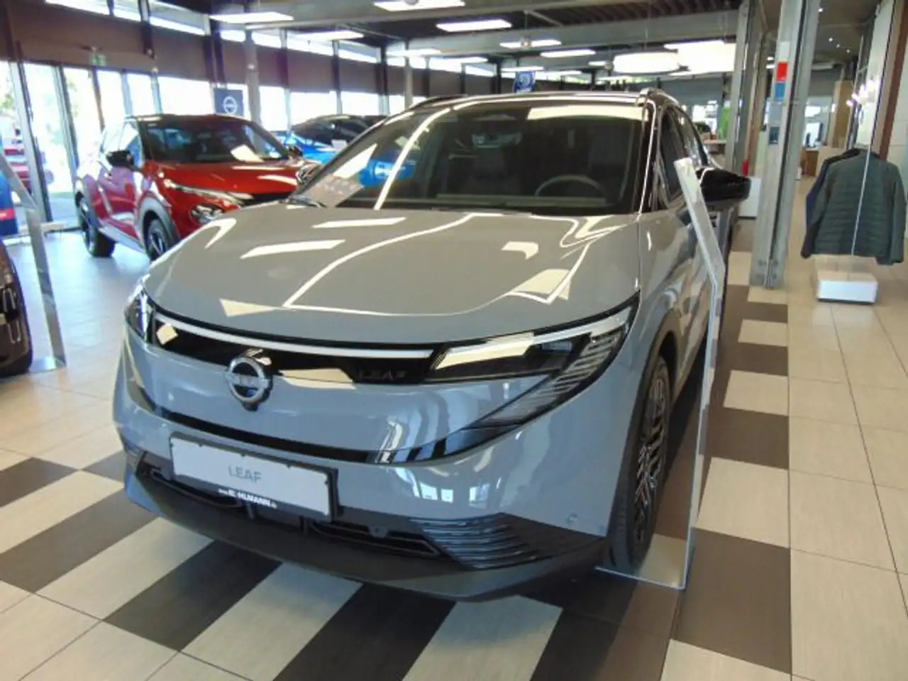 Nissan Leaf Der neue Leaf 160 kW Evolve Glasdach — photo 1 of 18